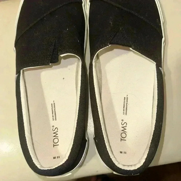 Tom’s slip on loafers size 11 - Picture 6 of 6